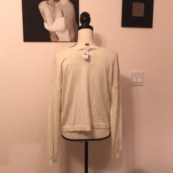 NWT GAP size Med Light Weight Sweater - Picture 3 of 4